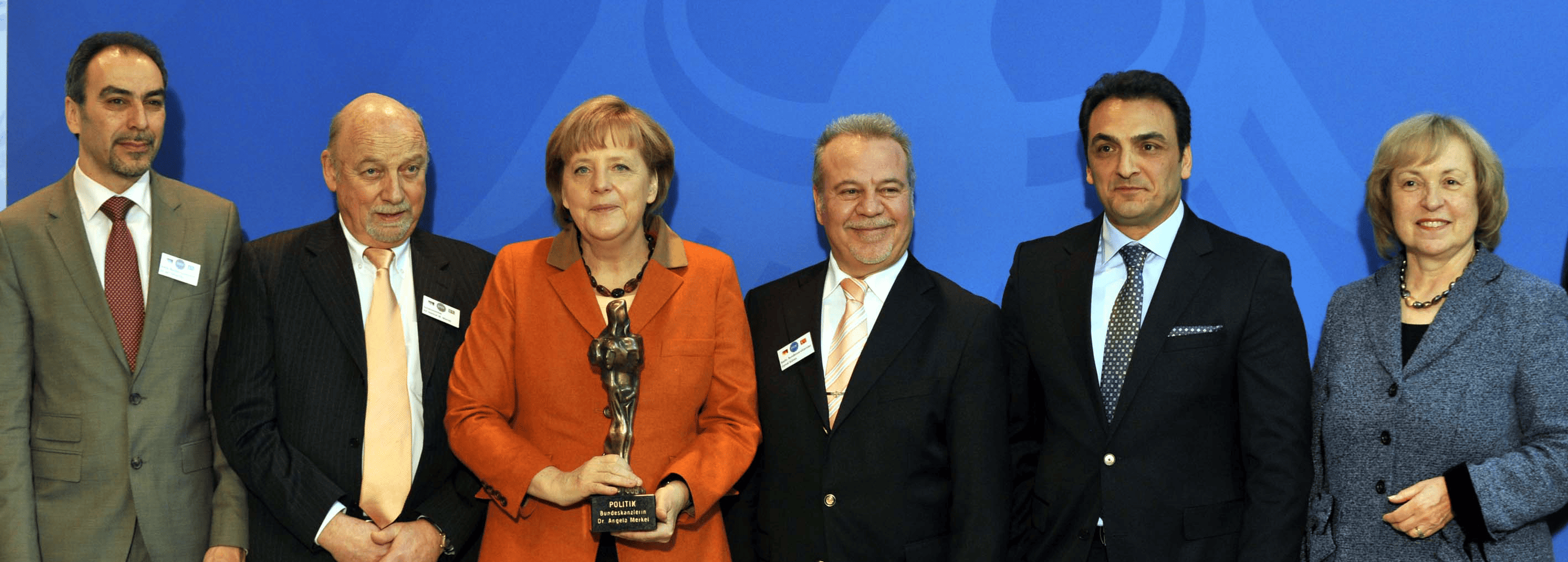 Türk Alman Dostluk Federasyonu DTF - Angela Merkel - Kybele Preisverleihung- Kybele Ödülleri - Deutsch Türkische Freundschaftsföderation e.V. - Picture 2 (1)