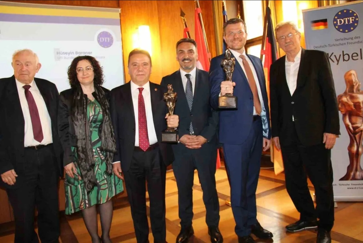 Türk Alman Dostluk Federasyonu DTF - Muhittin Böcek - Antalya Büyükşehir Belediye Başkanı - Kybele Ödülü - Picture 17