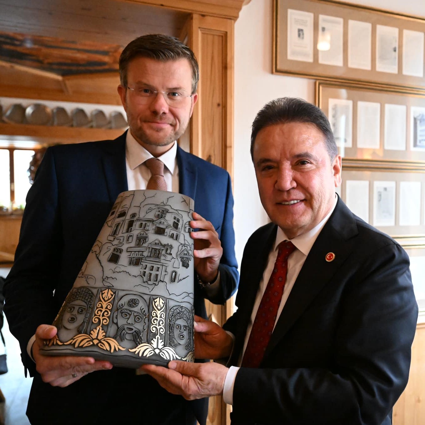 Türk Alman Dostluk Federasyonu DTF - Muhittin Böcek - Antalya Büyükşehir Belediye Başkanı - Kybele Ödülü - Picture 7-min